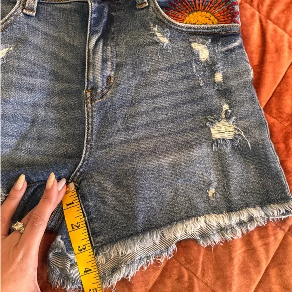 Ms Sunny - Judy Blue Hi-rise sun embroidery cut off shorts ☀️ - Picture 6 of 11